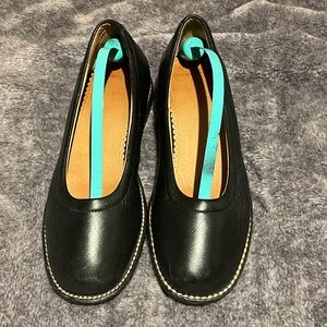 Land's End Chic Black Leather Women's Flats 7B
